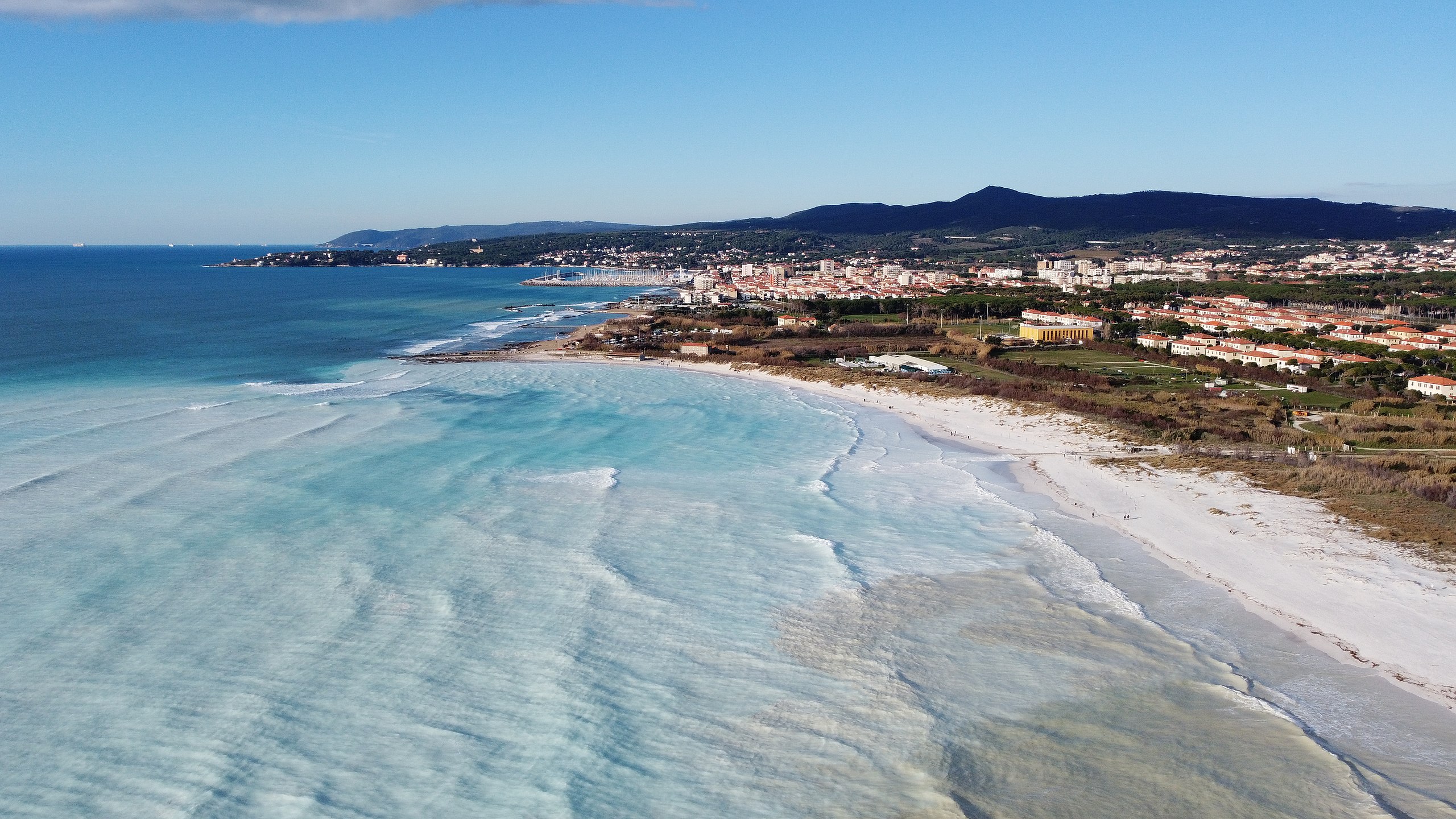Spiagge Bianche di Rosignano: i Caraibi impossibili della Toscana
