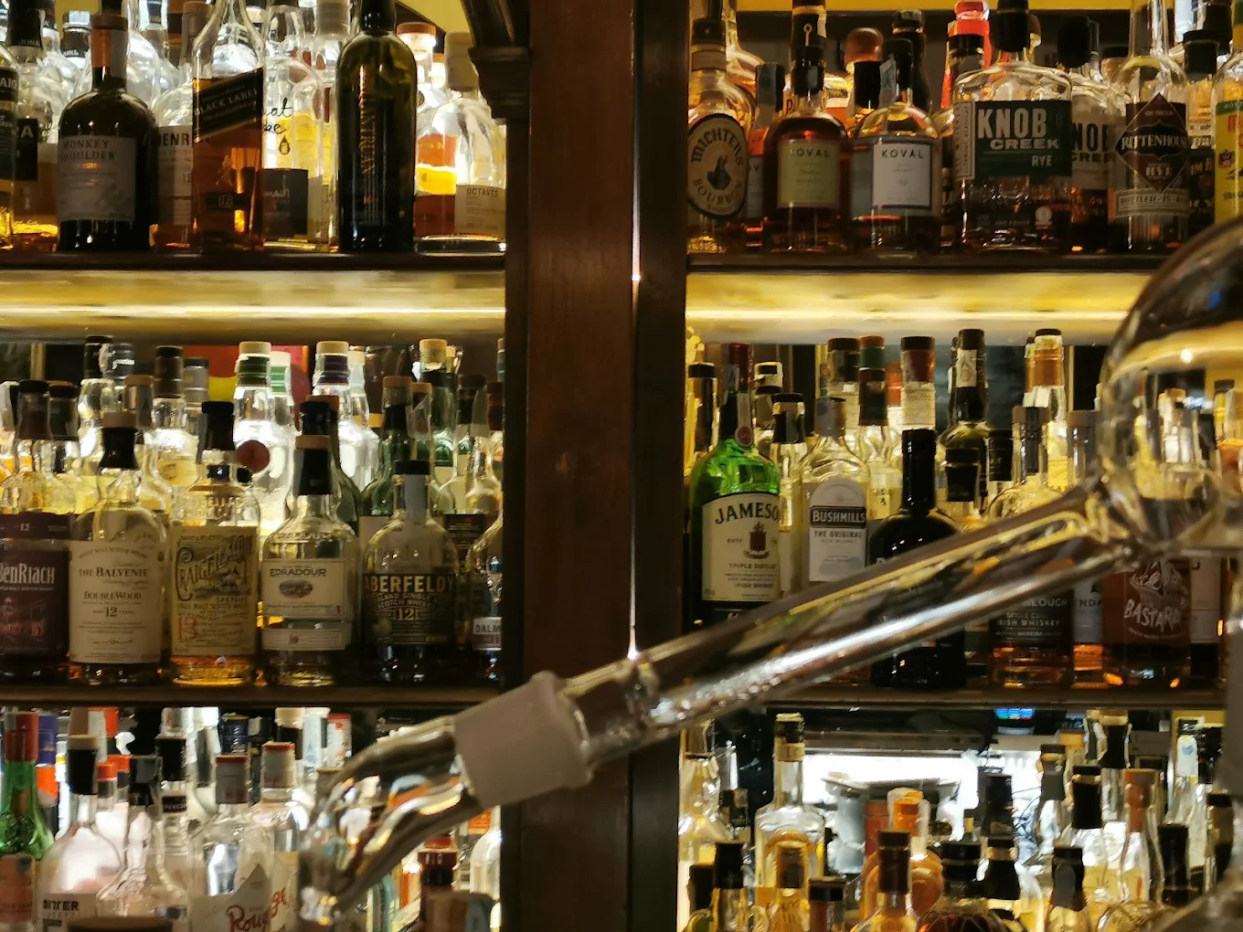 The Wanderer: il whisky bar che ha cambiato il volto della notte reatina