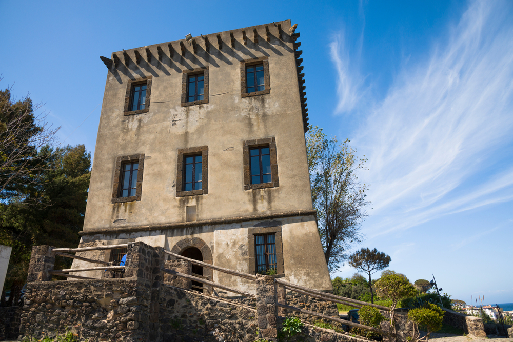 Torre di Guevara o Torre di Michelangelo – tra storia e mito romantico