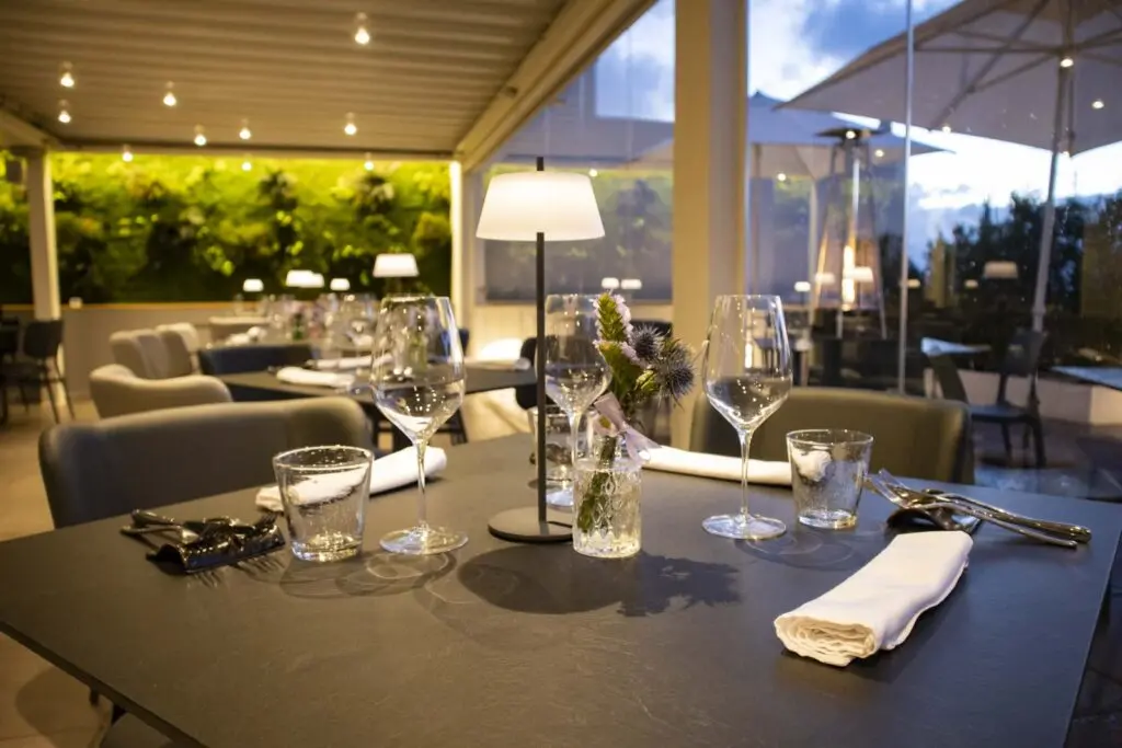 Tèra – Tramonti, aperitivi e sapori con vista sullo Stretto
