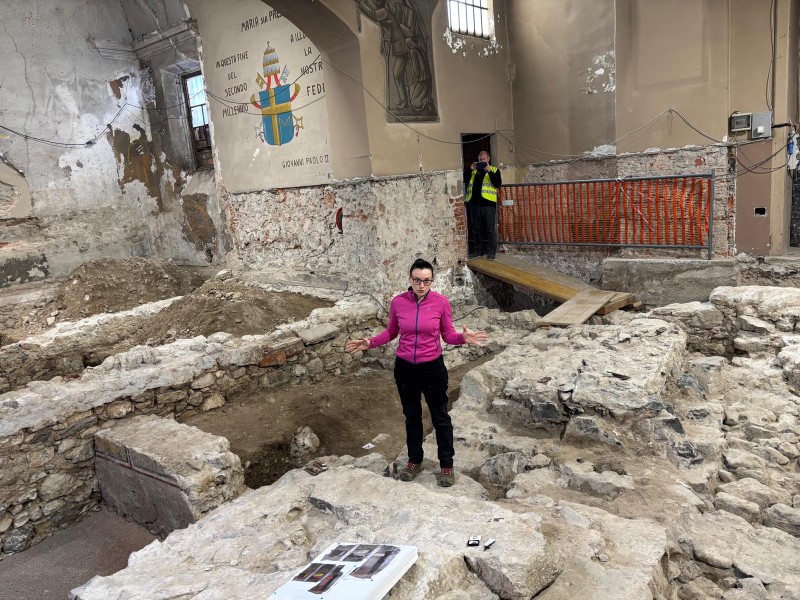 Valmadrera, scavi alla cappella di Lourdes: riaffiora una chiesa