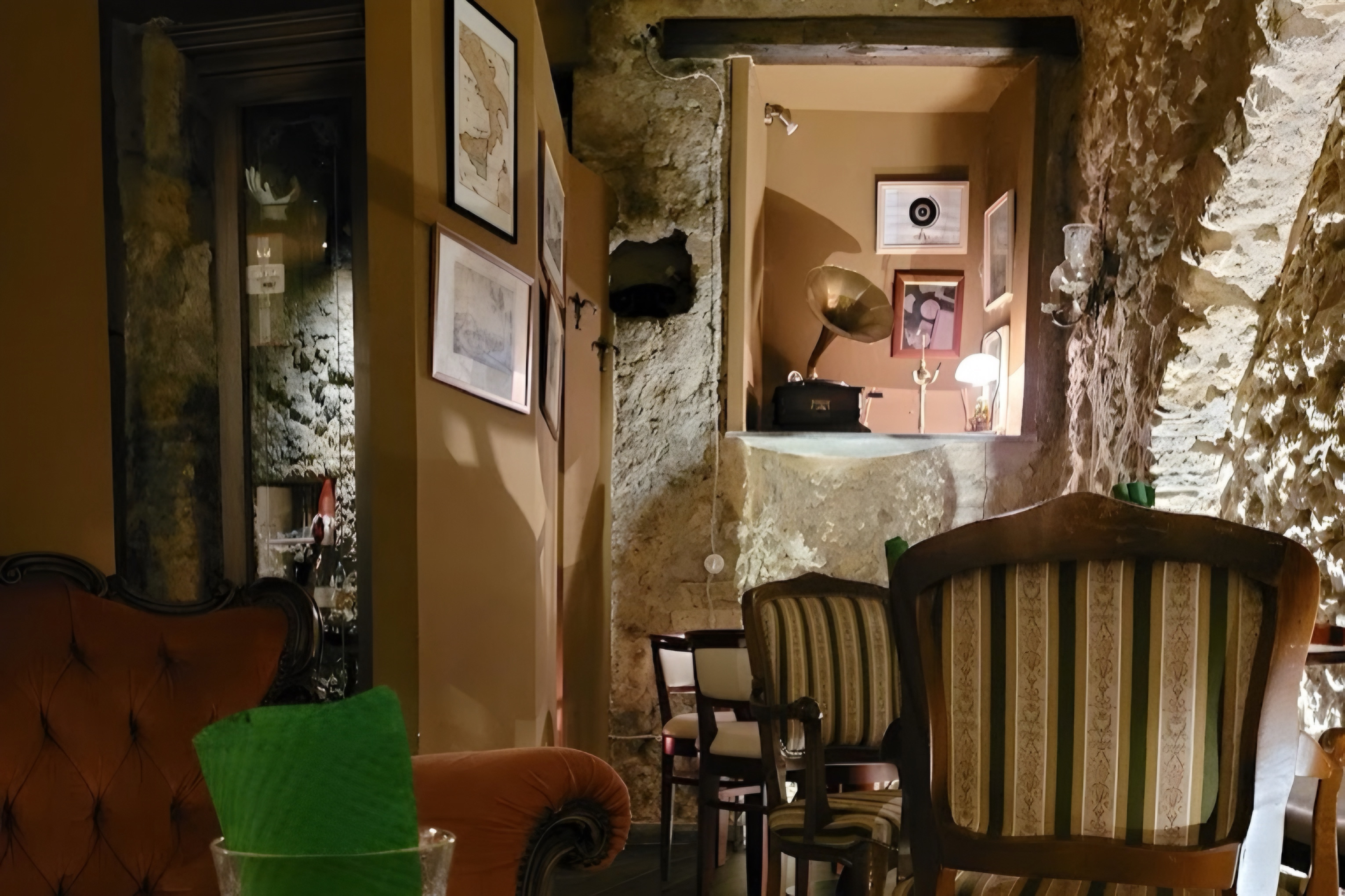 Vicolo Speakeasy – Il fascino segreto degli anni ’20 nel cuore di Catanzaro