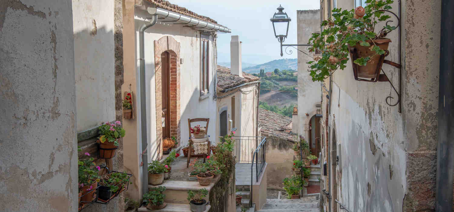 Zungoli, il borgo in pietra dell'Irpinia: cosa vedere e come arrivare